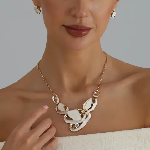 French Vintage Geometric Hollow Wrinkle Pendant Necklace And Stud Earrings Iron Rhinestone White Enamel Jewelry For Women