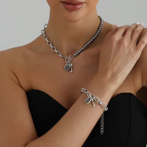 Retro Asymmetrische Grijze Kunstparel Legering Ketting Hart Sleutel Hanger Ketting Strass Armband Vrouwen Sieraden Gift