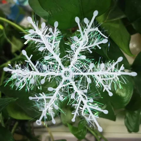 White Plastic Christmas Snowflake Ornaments Tinsel Glitter Snowflake Hanging Decorations For Xmas Tree Mall Hotel Holiday