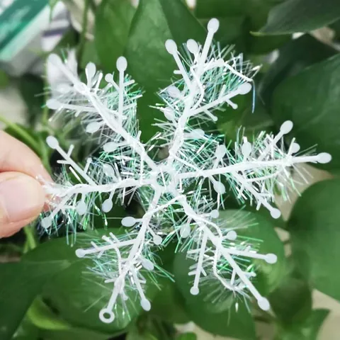 White Plastic Christmas Snowflake Ornaments Tinsel Glitter Snowflake Hanging Decorations For Xmas Tree Mall Hotel Holiday