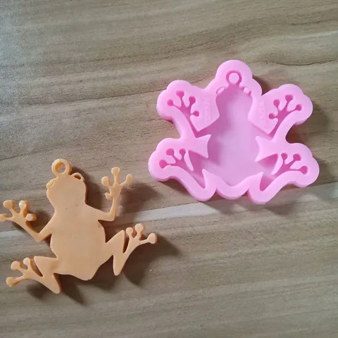 Cartoon Frog Silicone Mold For Keychain DIY Epoxy Resin Casting Car Aromatherapy Ornament Biscuit Baking Mold With Angel Wings Letter Design