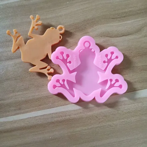 Cartoon Frog Silicone Mold For Keychain DIY Epoxy Resin Casting Car Aromatherapy Ornament Biscuit Baking Mold With Angel Wings Letter Design
