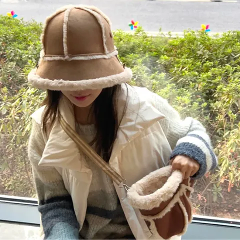 Women's Japanese Style Plush Dual-Use Fisherman Hat Bucket Hat Suede Patchwork Warm Winter Bag Shoulder Bag For Women