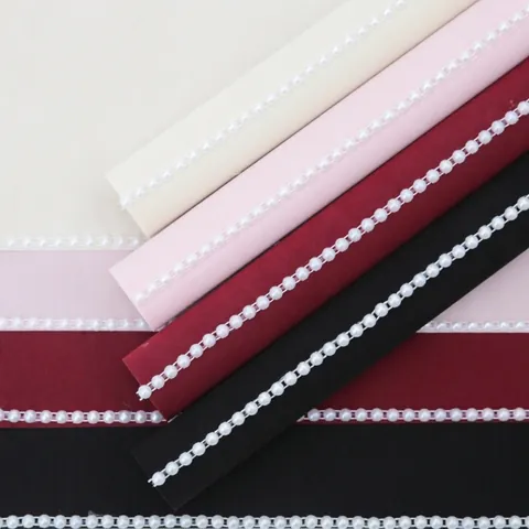 Hepburn Style Velvet Flower Wrapping Paper With Artificial Pearl Edge Vintage Elegant Bouquet Packaging Material For Florists