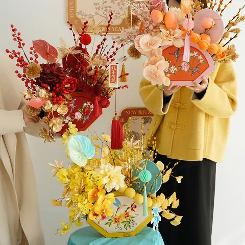 Chinese Style Fan Shaped Flower Packaging Box Satin Embroidery New Year Gift Box For Floral Arrangement Desktop Decor
