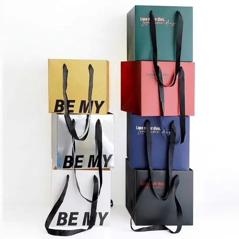 Simple Cardboard Gift Handbag Ribbon Handle Metallic Gold Flower Bouquet Packaging Bag For Wedding Party Souvenir Gift Bag