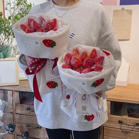 Vintage Style Lamb Wool Fabric For Flower Packaging Strawberry Cherry Pattern Embroidered Soft Fleece Floral Wrap Cloth Bouquet Decorative Material