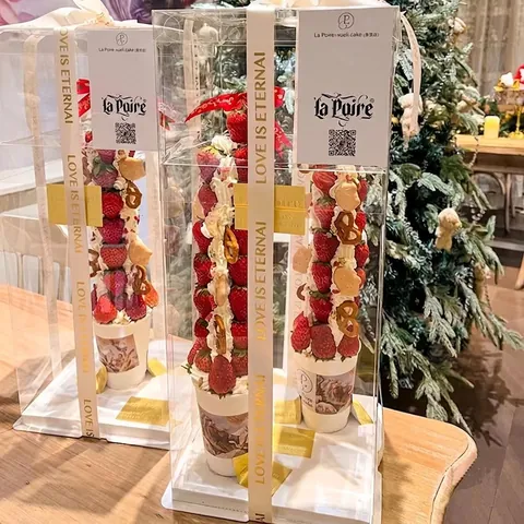 Boîte d'Emballage de Gâteau à la Fraise Transparente Avec Chaîne en Métal Boîte Cadeau de Fleurs en PVC Portable Pour la Saint Valentin