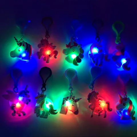 Portachiavi Creativo a LED Unicorno a Cartoni Animati in Morbida Gomma PVC Criniera Arcobaleno Ciondolo a Cavallo Luminoso Per Bambini Regalo