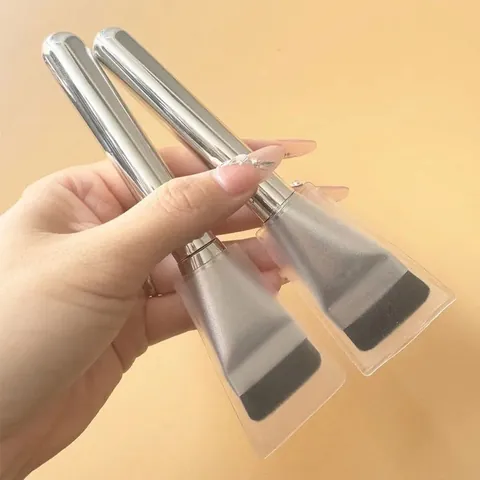 Flat Foundation Brush Ultra Thin One-Shape Professional Makeup Brush For Liquid Concealer Mask With Silver Metallic Handle