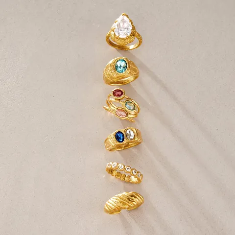 Vintage Gold Stainless Steel Hammered Rings For Women Luxurious Blue White Rhinestone Inlaid Finger Ring Fashion Jewelry