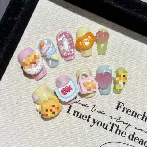 Handgefertigte Aufdrucknägel 3D Cartoon Bär Harz Dekor Macaron Farbe Süßer Stil Künstliche Falsche Nägel