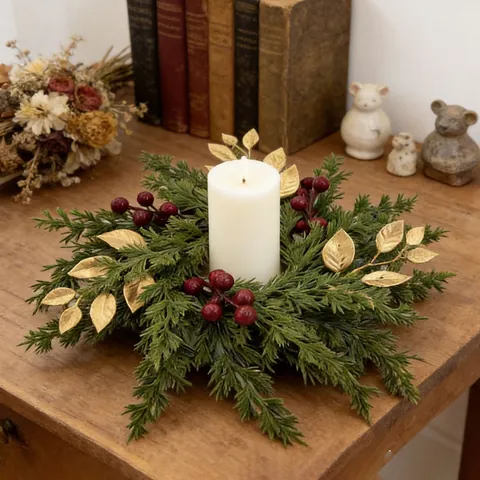 Corona de Anillo de Vela de Navidad con Agujas de Pino Artificiales Decoración de Mesa con Bayas Rojas y Hojas Doradas