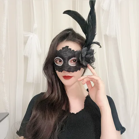 Sexy Spitze Maskenball Maske Für Damen Halloween Party Halbe Gesichtsmaske Mit Feder Blumen Dekor Kostüm Ball Zubehör