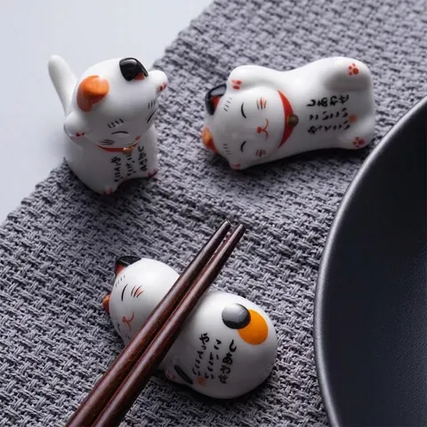 Japanese Lucky Cat Ceramic Chopstick Rest Cute Animal Pen Holder Ceramic Tableware Mini Figurine Home Decoration Ornament