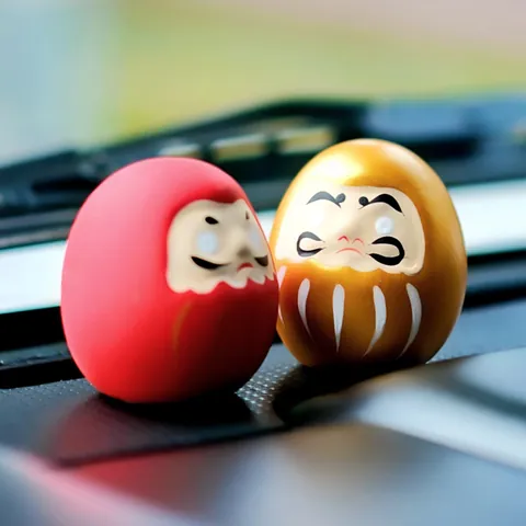 Mini Ceramic Daruma Doll Figurine Japanese Wishing Lucky Charm For Car Dashboard Interior Home Desk Decoration Ornament Gift
