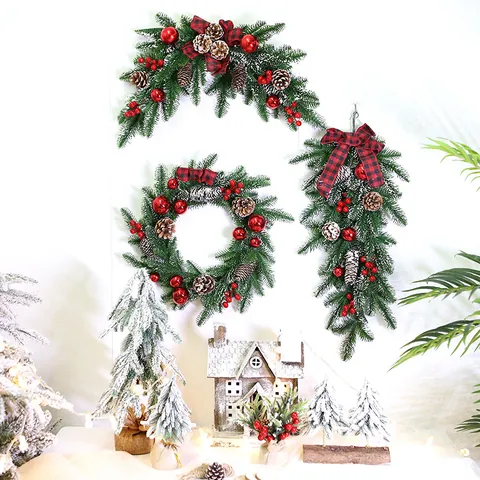 Guirlanda Navideña Artificial de PE Con Piñas Bayas Lazo de Cuadros Decoración Colgante de Nieve para Hogar y Fiesta