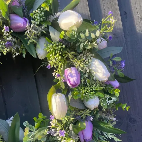 Künstlicher Tulpen Blumenkranz Simulation Grün Girlande Für Haustür Wandbehang Landhaus Deko Lila Weiß