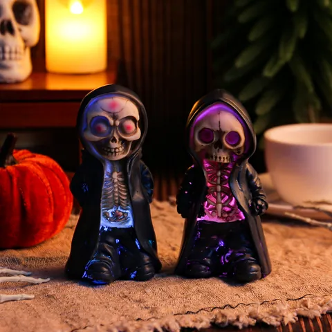 Halloween Resin Standing Skull Ornament Scary LED Light Up Figurine Ghost Festival Desktop Decoration Home Party Prop Gift