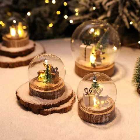 Luce Sfera di Vetro di Natale LED con Base in Legno Mini Cervo Scena Innevata Luce Notturna da Tavolo a Batteria per Decorazione Casa Natale