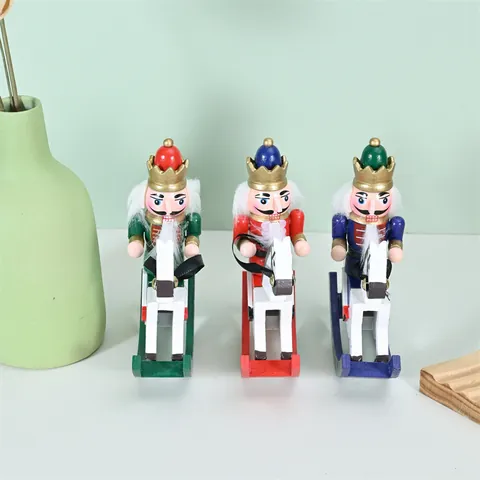 Natale Mini Schiaccianoci in Legno Soldato Su Cavallo a Dondolo Dipinto Burattino Schiaccianoci Ornamento Per Decorazione Casa