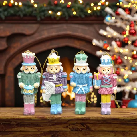 Nuova Collezione di Figurine da Appendere Schiaccianoci Soldato in Resina Multicolore per Decorazione Albero di Natale Accenti Decorativi
