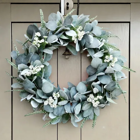 Corona Artificial de Oreja de Cordero y Eucalipto Con Flores Blancas para Pascua Primavera Verano Decoración de Pared de Puerta Verde Gris