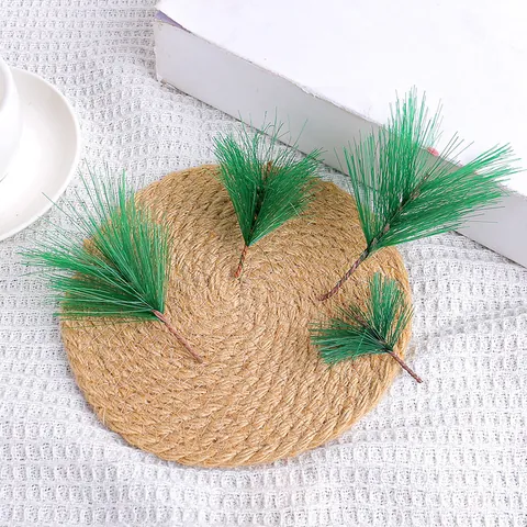 Mini Simulación Aguja de Pino Decoración Árbol de Navidad Planta Verde Artificial Para Fiesta Hogar Oficina DIY Adorno Escritorio