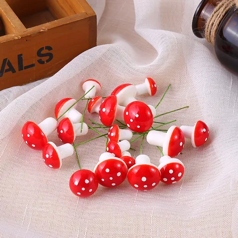 Miniaturas De Setas De Lunares Rojos Y Blancos Adornos De Plástico Y Espuma Para Micro Paisaje Plantas Navidad Decoración Hogar