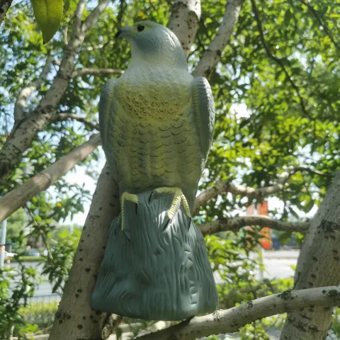 Realistic Eagle Statue PE Plastic Bird Scarer For Outdoor Garden Yard Decor Office Desktop Craft Realistic Falcon Ornament