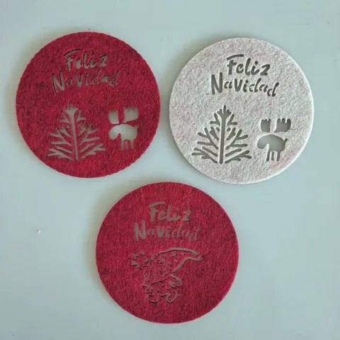 Christmas Felt Coaster Set Feliz Navidad Laser Cut Reindeer Snowman Pattern Round Table Decoration Red Gray 5 Pieces