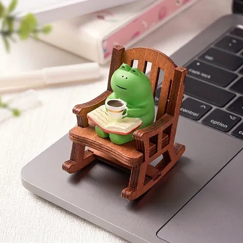 Cute Frog Rocking Chair Ornament Resin Mini Animal Figurine Holding Coffee And Book Healing Style Desktop Car Decor Small Statue Birthday Gift