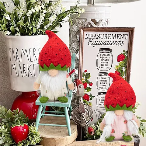 Ornements en Peluche Gnome Thème Fraise Poupée Rudolph Sans Visage Fruit Décoration de Maison Fait à la Main Ornement de Table