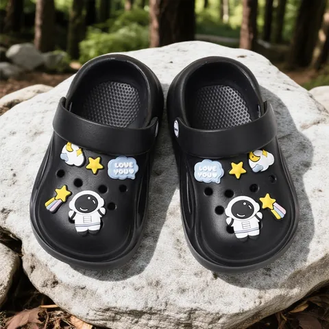 Kids Astronaut Hole Shoes EVA Cartoon Space Clogs For Boys Girls Breathable Non-slip Garden Slippers Casual Summer Sandals