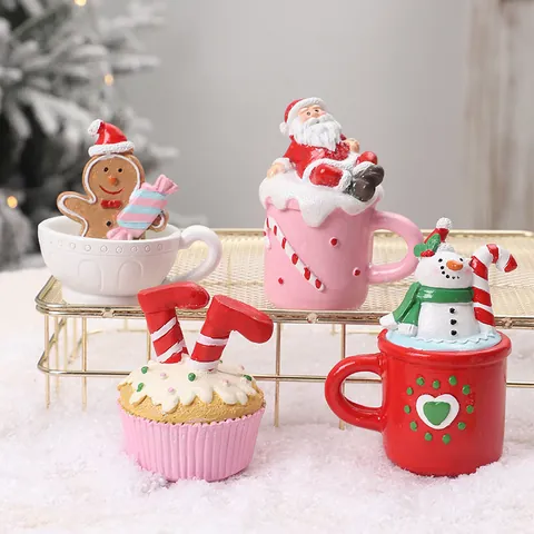 Figurine Natalizie in Resina Ornamenti Babbo Natale Pupazzo di Neve Miniatura Cup Cake Topper Per Casa Scrivania Decorazioni Festive