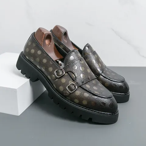 Mocassins pour Hommes Style Britannique Bout Pointu Chaussures Casual en Cuir PU Couleur Unie Semelle Epaisse