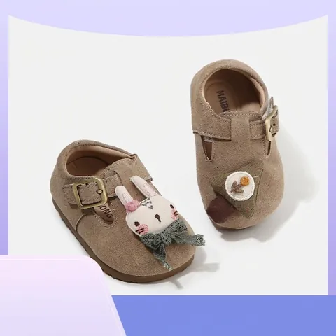 Spring New Kids Suede Casual Shoes Boys Girls Soft Sole Pre-walker Shoes Cute Doll Decor Non-slip Toddler Leather Shoes