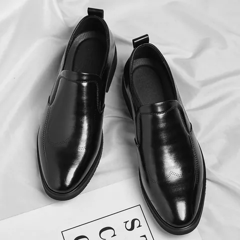 Chaussures en Cuir Formelles pour Hommes à Enfiler Mocassins de Ville Perforés Chaussures de Travail Respirantes en Cuir Recyclé