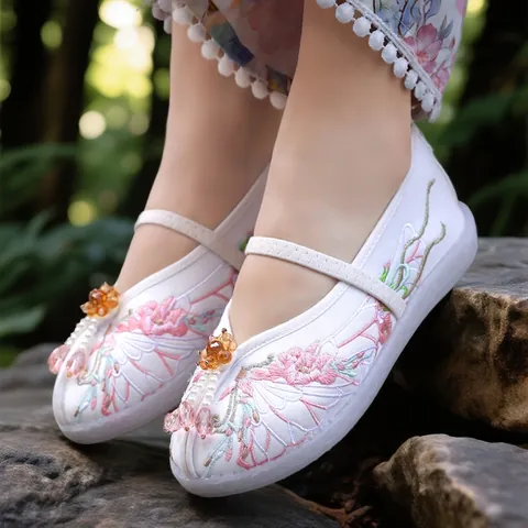 Girls Hanfu Embroidered Shoes Chinese Ethnic Style Floral Satin Handmade Fabric Flat Shoes For Dance Performance Traditional Children Shoes