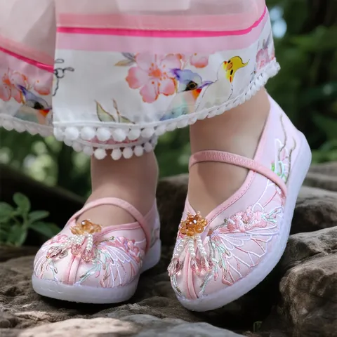Girls Hanfu Embroidered Shoes Chinese Ethnic Style Floral Satin Handmade Fabric Flat Shoes For Dance Performance Traditional Children Shoes