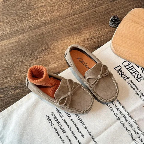 Mocassins pour Enfants de Style Britannique pour Filles Garçons Microfibre Nœud Sans Lacets Chaussures Décontractées Semelle Souple Printemps Automne