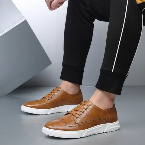 Zapatos Planos Casuales Brogue Estilo Británico para Hombre Cuero Sintético con Cordones Sneakers de Moda Vintage