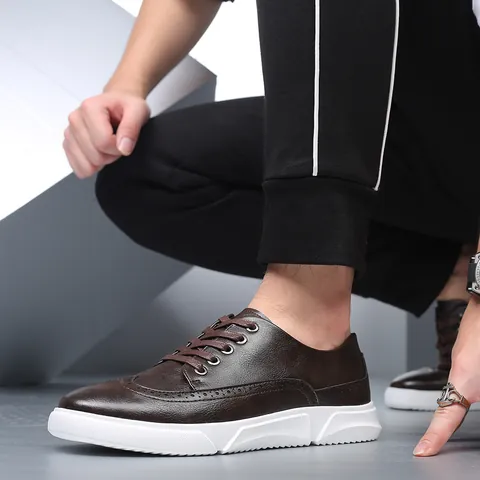 Zapatos Planos Casuales Brogue Estilo Británico para Hombre Cuero Sintético con Cordones Sneakers de Moda Vintage