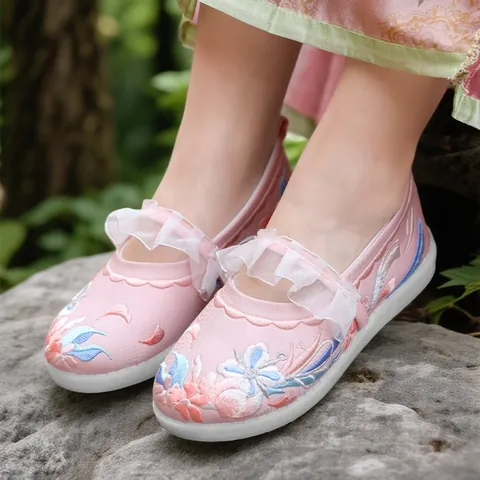 Girls Hanfu Shoes Traditional Chinese Embroidery Floral Butterfly Cloth Shoes Kids Ancient Style Slip-on Flat Shoes