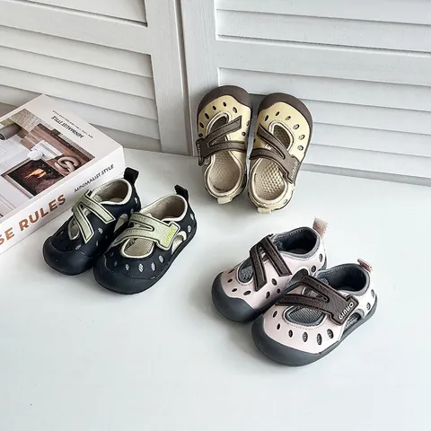 Kids Breathable Mesh Summer Sandals Boys Girls Soft Sole Casual Sports Beach Shoes Anti-Collision Toe Hook And Loop