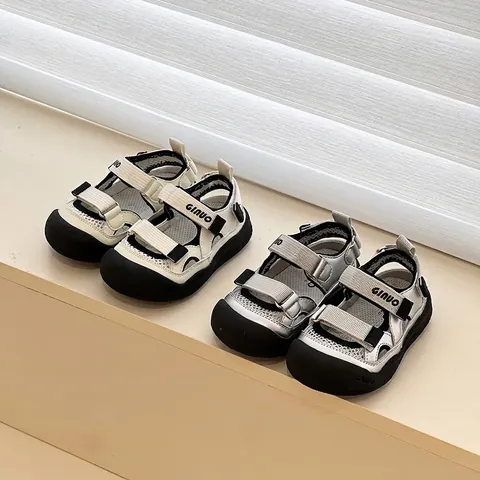 Sandales d'Été pour Enfants Garçons Filles en Cuir Microfibre et Maille Respirantes Chaussures à Bout Fermé Plage Casual