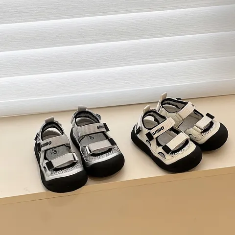 Sandales d'Été pour Enfants Garçons Filles en Cuir Microfibre et Maille Respirantes Chaussures à Bout Fermé Plage Casual