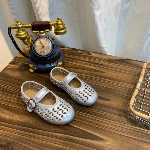 Girls French Vintage Hollow Out Mary Jane Shoes Microfiber Leather Soft Sole Sandals For Toddlers Kids Princess Dress Shoes
