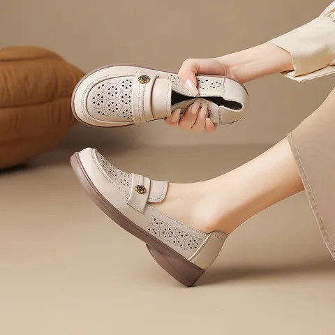 Women Hollow Out Breathable Clogs Mother Shoes Soft Sole Anti-slip Loafers Microfiber PU Casual Retro Shoes For Elderly Women