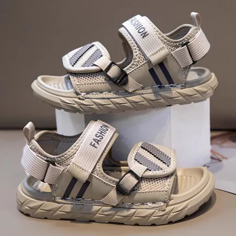 Boys Summer Sandals Non-slip Breathable Mesh Casual Beach Shoes With Hook-and-Loop Closure For Kids Students Toddlers